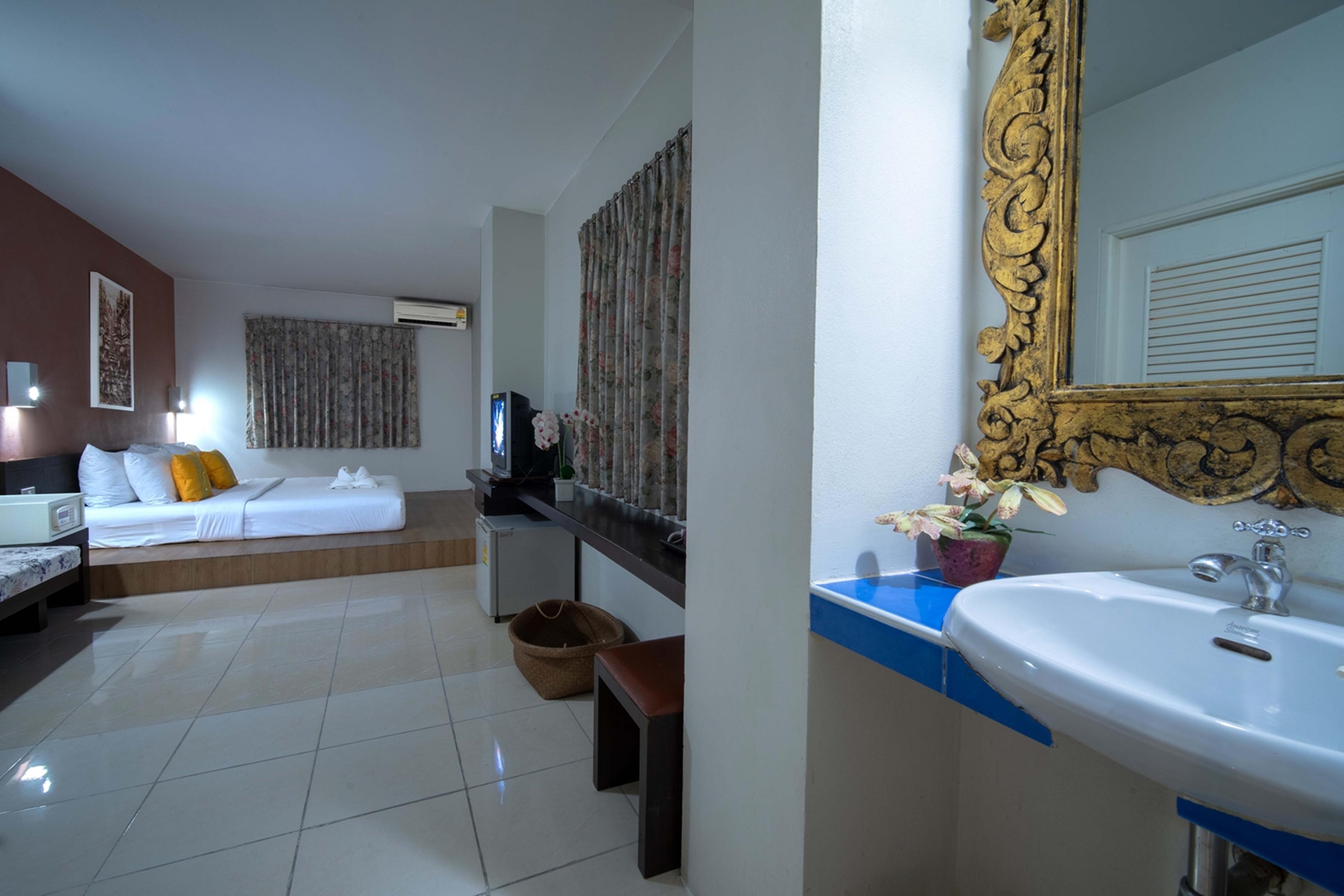 Khaosan Holiday Bangkok Exterior photo